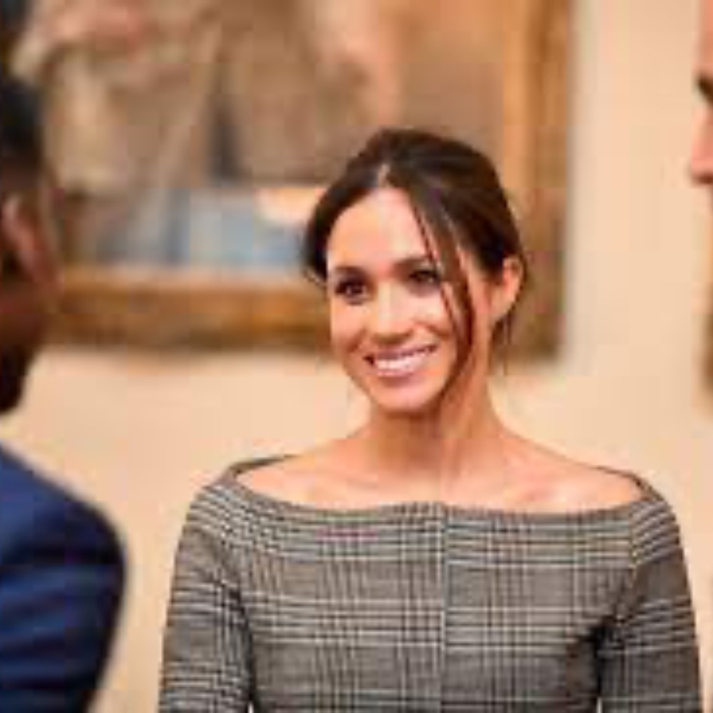 Zara Basic off shoulder blazer black. Sold out tops inspired by Meghan Markle's